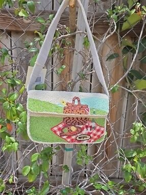 Viral White Beaded Picnic Scene Shoulder Bag 🧺🍷